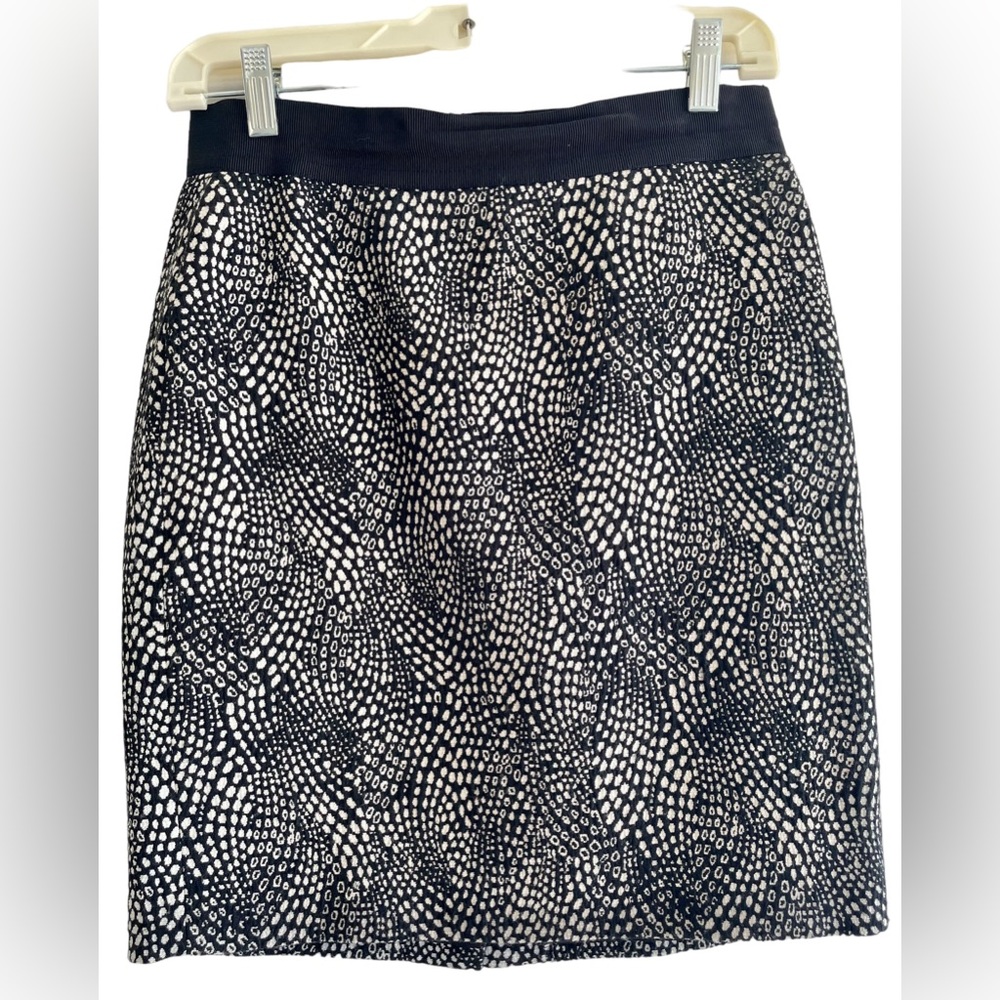 And Taylor geometric print pencil skirt.